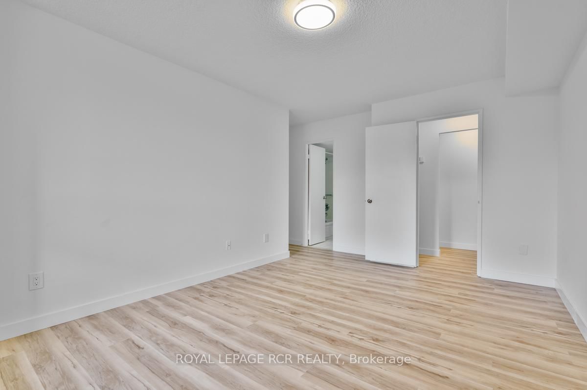 1535 Lakeshore Road E, Unit 205 - Photo 14