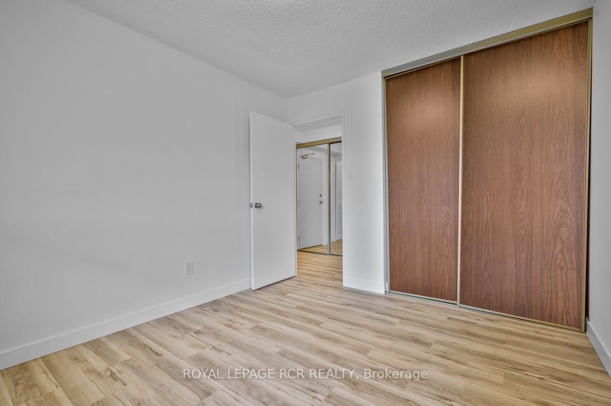 1535 Lakeshore Road E, Unit 205 - Photo 16