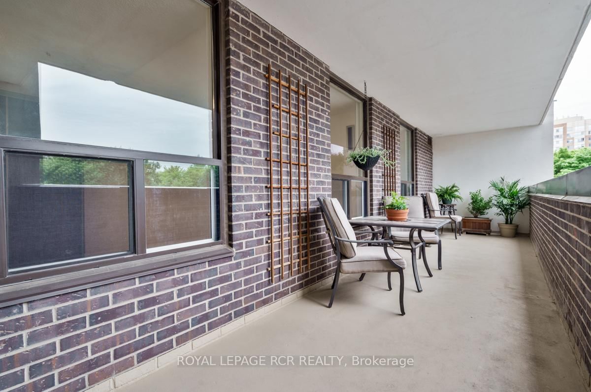 1535 Lakeshore Road E, Unit 205 - Photo 18