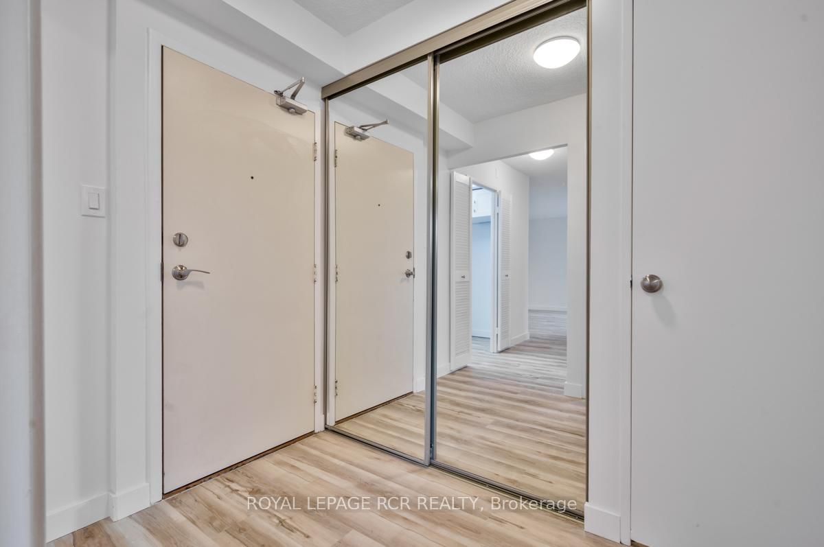 1535 Lakeshore Road E, Unit 205 - Photo 20