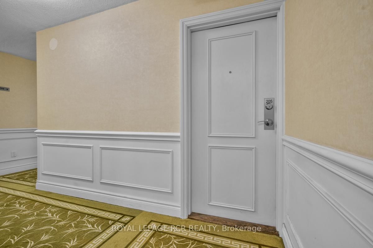 1535 Lakeshore Road E, Unit 205 - Photo 21