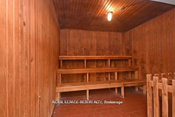 1535 Lakeshore Road E, Unit 205 - Photo 31