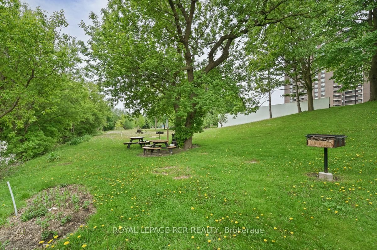 1535 Lakeshore Road E, Unit 205 - Photo 37