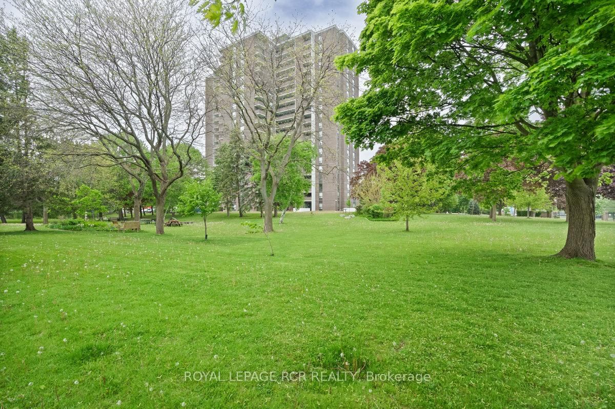 1535 Lakeshore Road E, Unit 205 - Photo 38