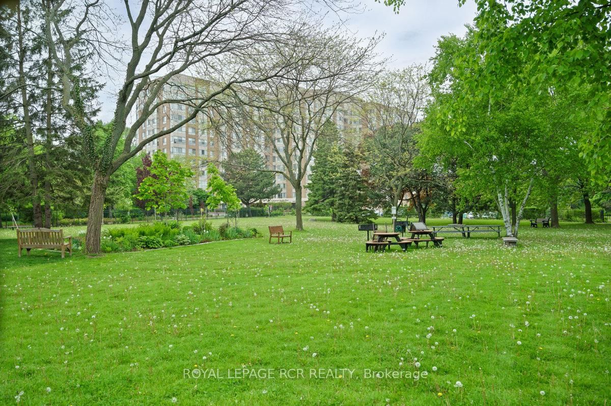 1535 Lakeshore Road E, Unit 205 - Photo 39