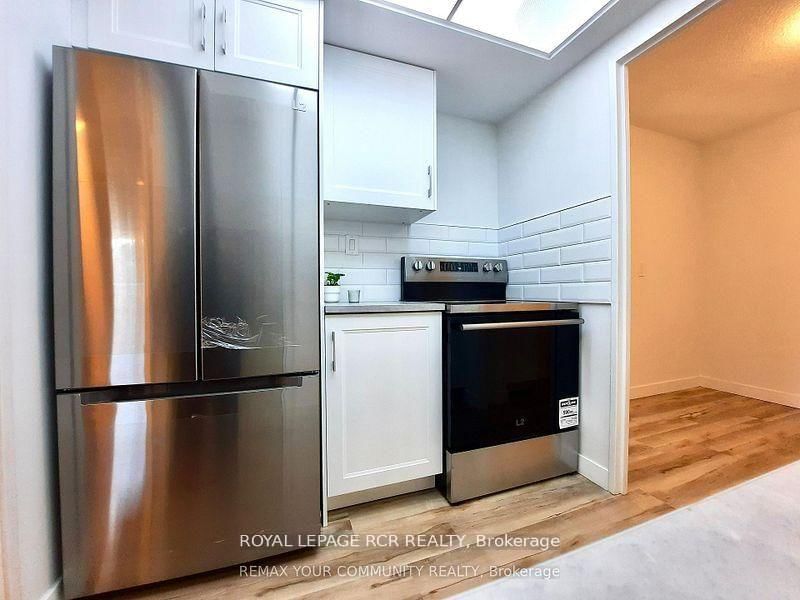 1535 Lakeshore Road E, Unit 205 - Photo 7