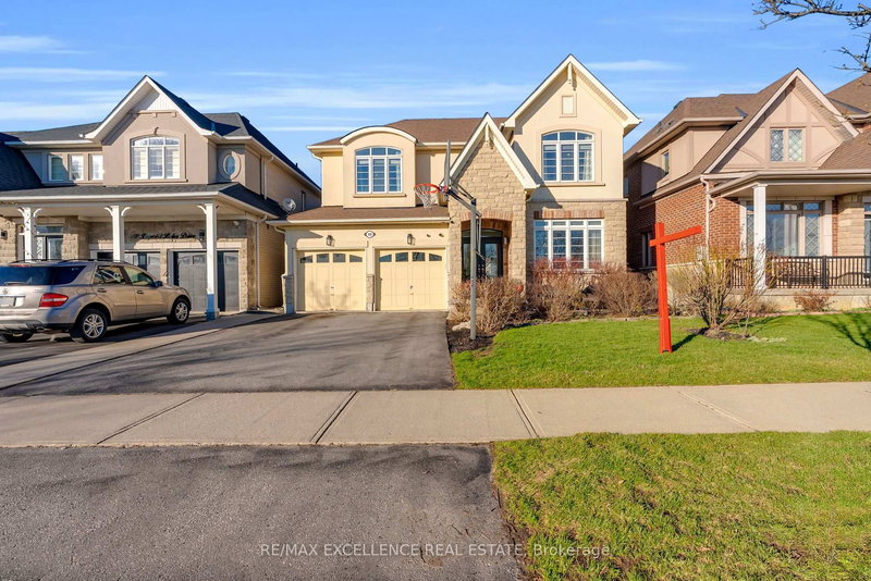 40 Imperial Lakes Dr, Brampton, L6P 2V3 | Image 2