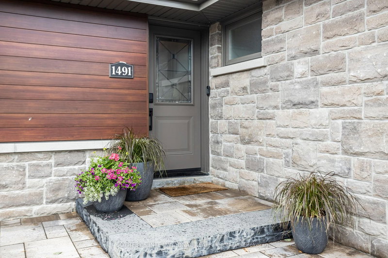 1491 Venta Ave, Mississauga, L4X 1C9 | Image 3