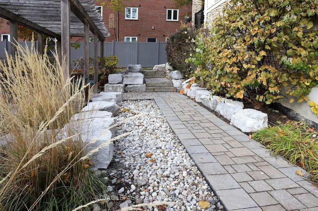 10 - 3077 Cawthra Road