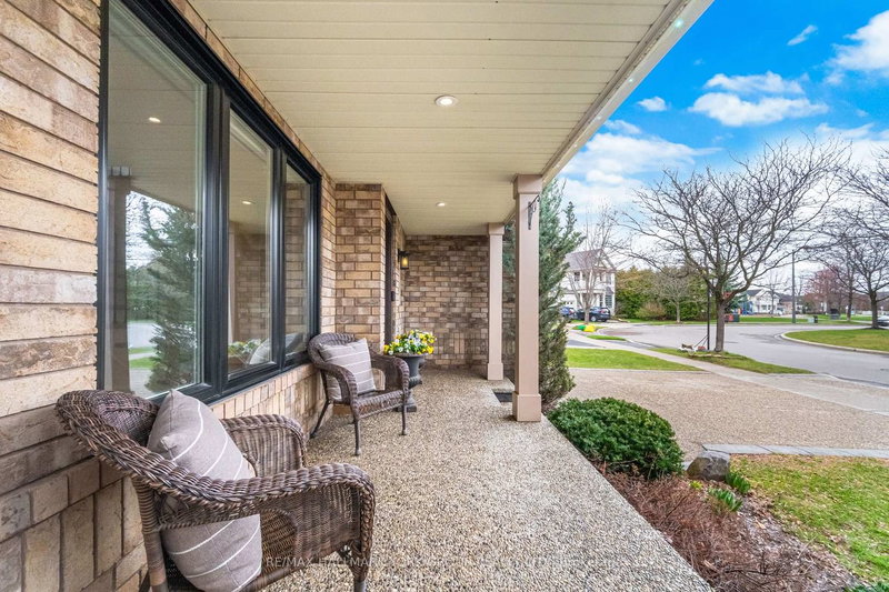 882 McDuffe Cres, Milton, L9T 6M7 | Image 3