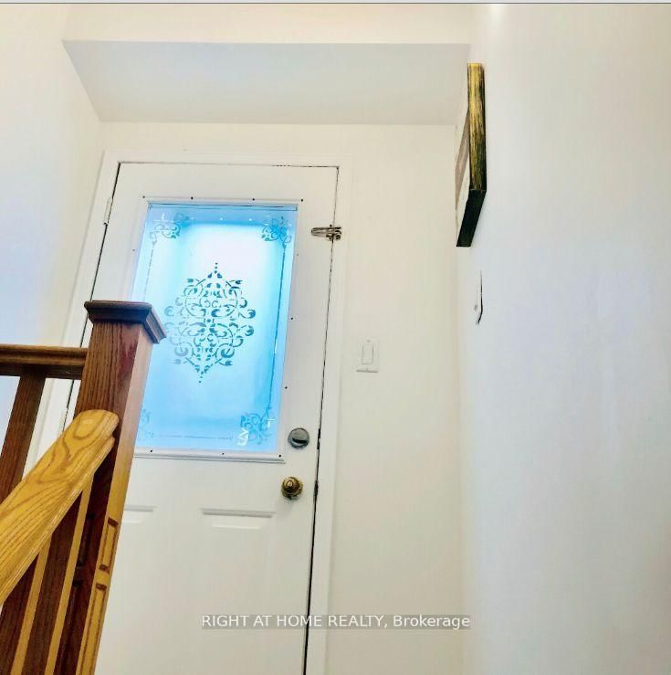 289 Laurentian Avenue, Unit Basement - Photo 11