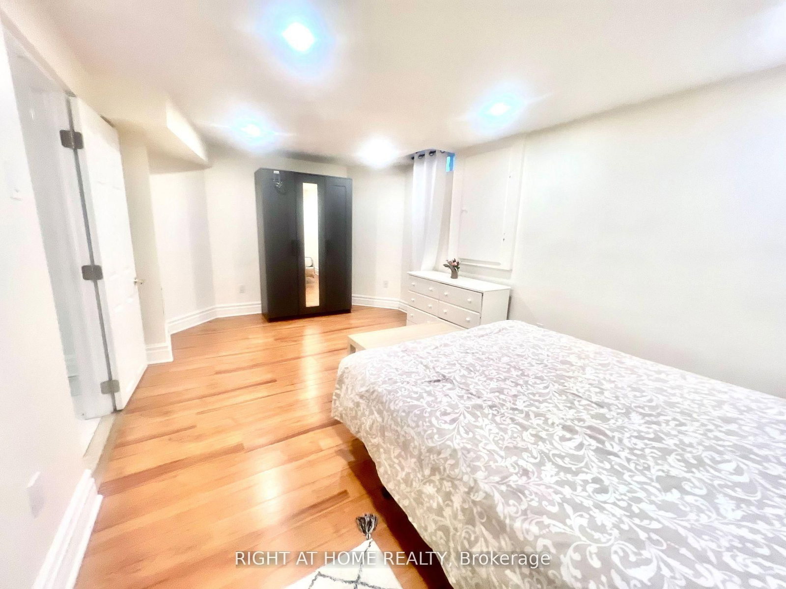 289 Laurentian Avenue, Unit Basement - Photo 7