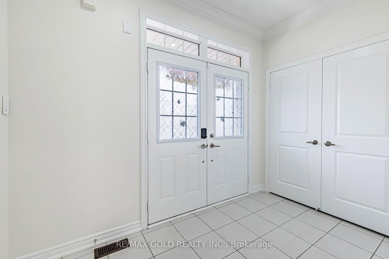 6 Agosto St, Brampton, L7A 5B1 | Image 3