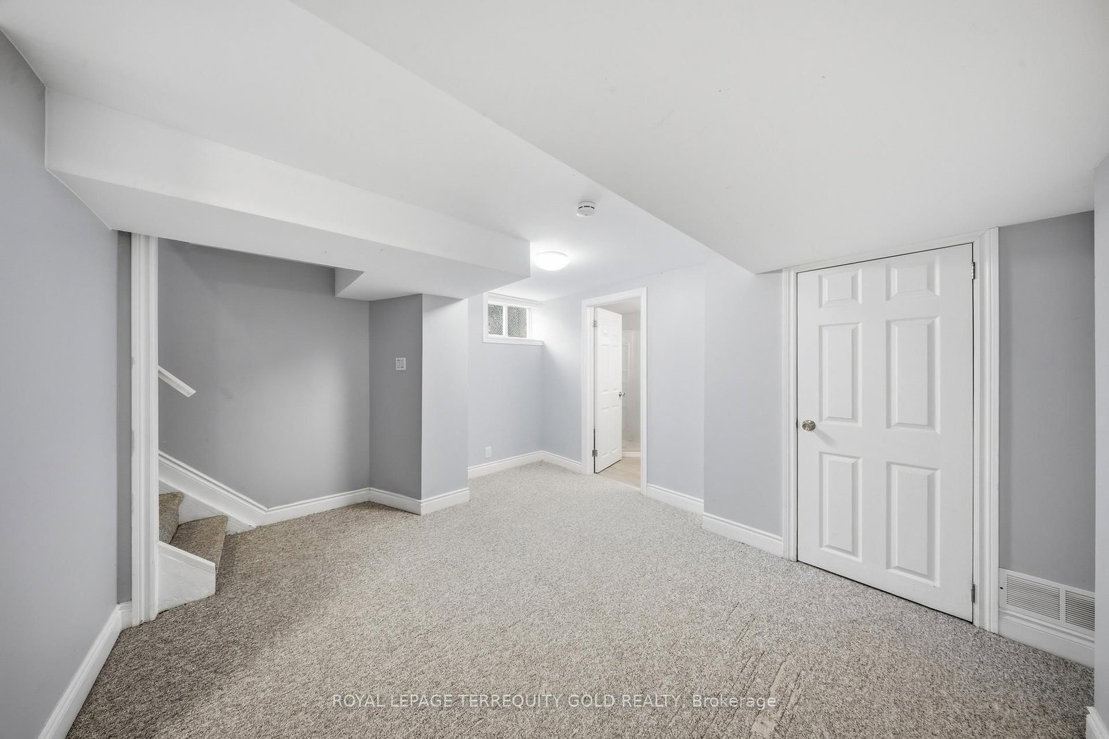 Detached House for sale at 1124 Kent Avenue, Oakville, Ontario, L6H 1Z8 - College Park - MLS: W13005584