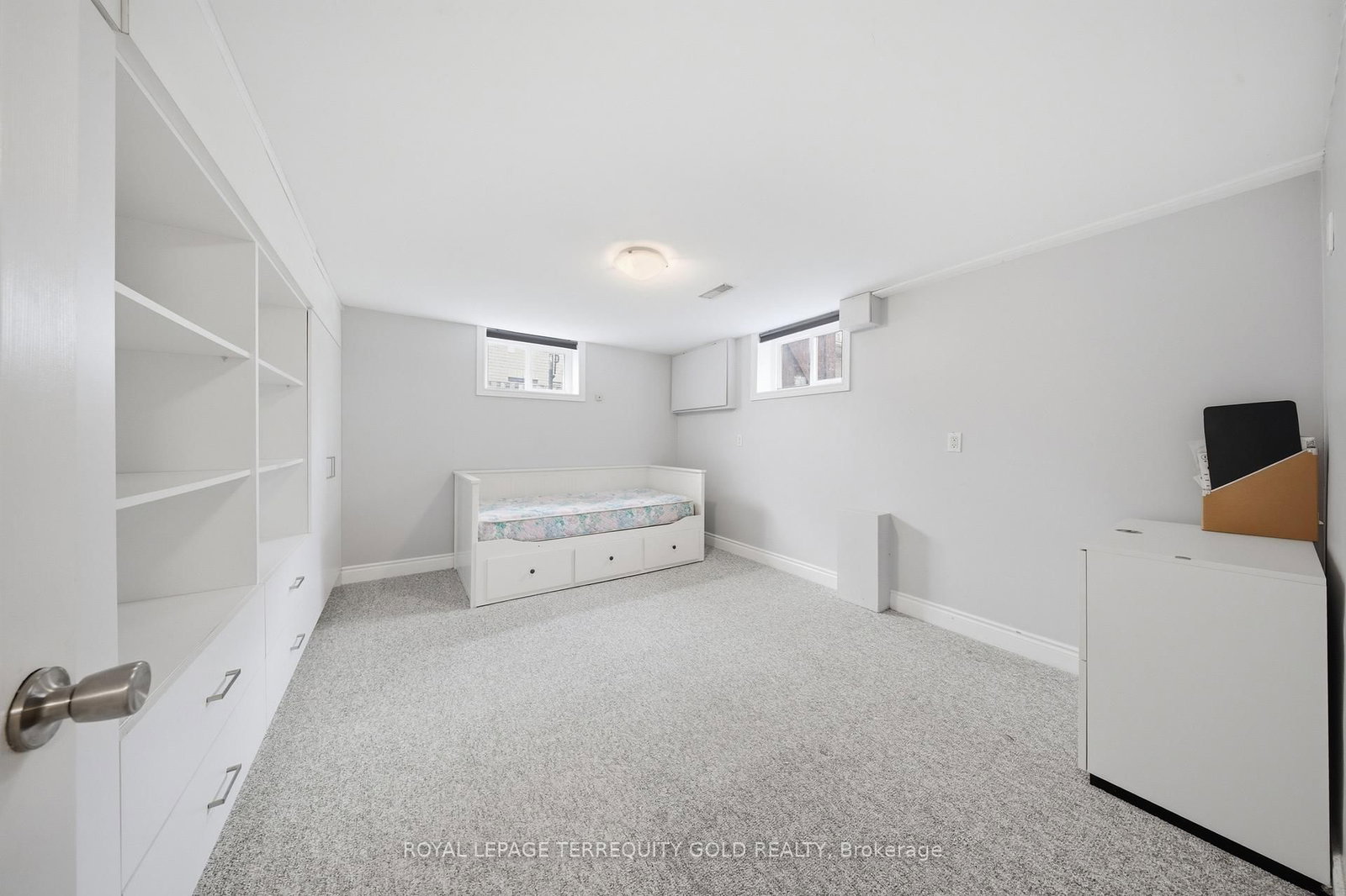 Detached House for sale at 1124 Kent Avenue, Oakville, Ontario, L6H 1Z8 - College Park - MLS: W13005584