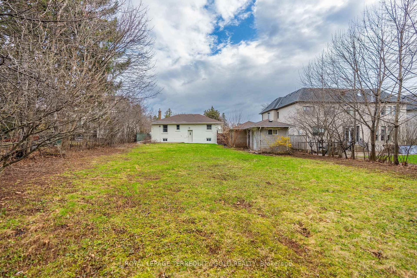 1124 Kent Avenue - Photo 32