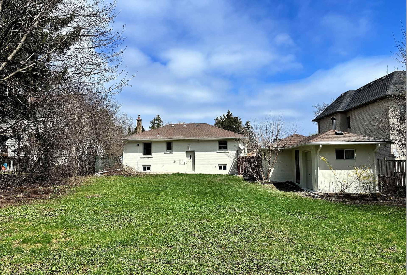 Detached House for sale at 1124 Kent Avenue, Oakville, Ontario, L6H 1Z8 - College Park - MLS: W13005584