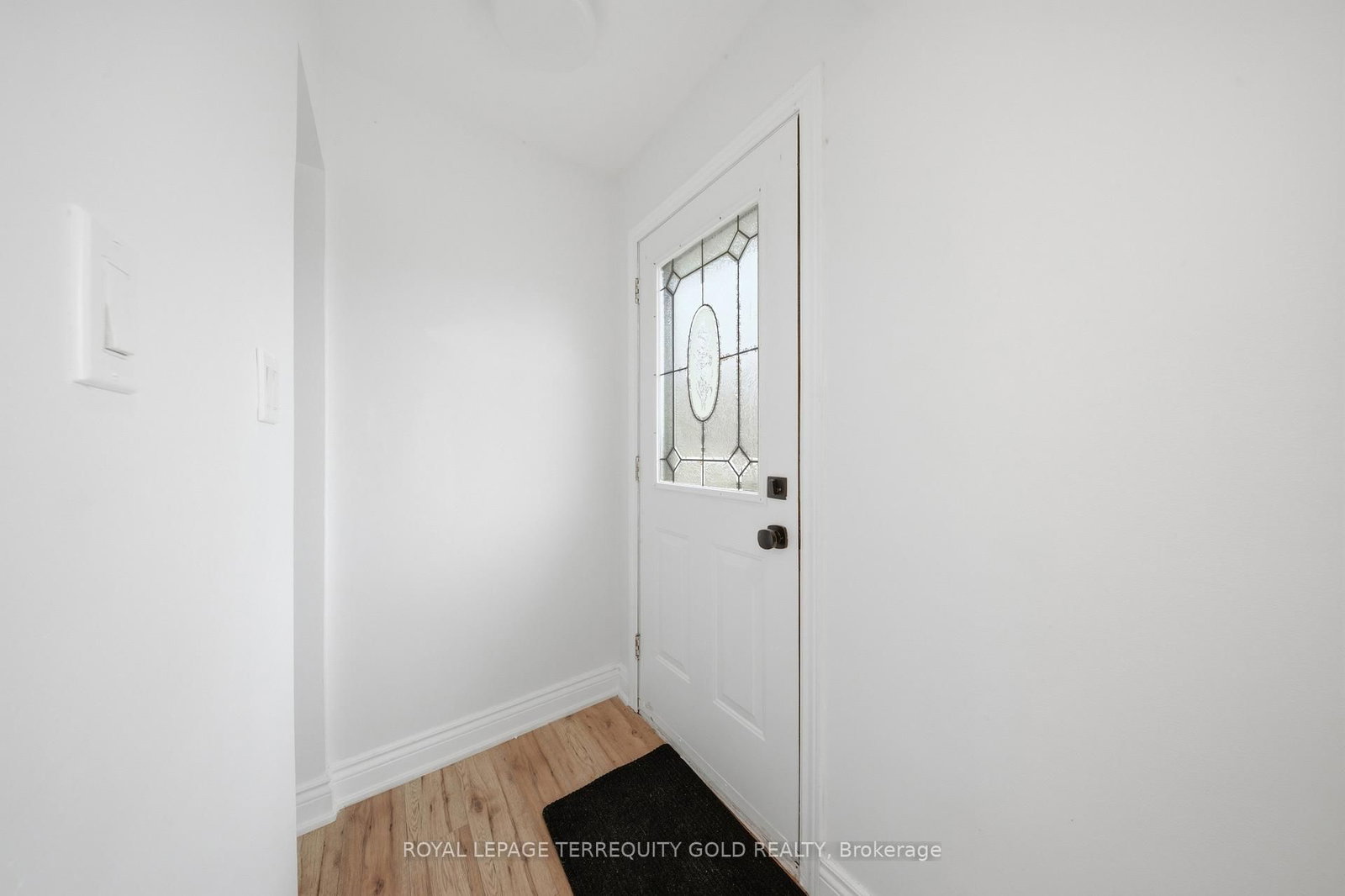 Detached House for sale at 1124 Kent Avenue, Oakville, Ontario, L6H 1Z8 - College Park - MLS: W13005584