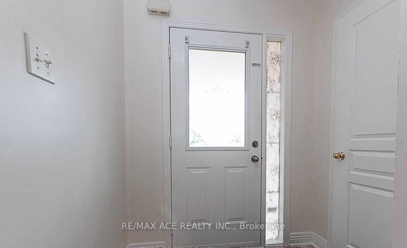 36 Mauve Dr, Brampton, L6P 2M8 | Image 3