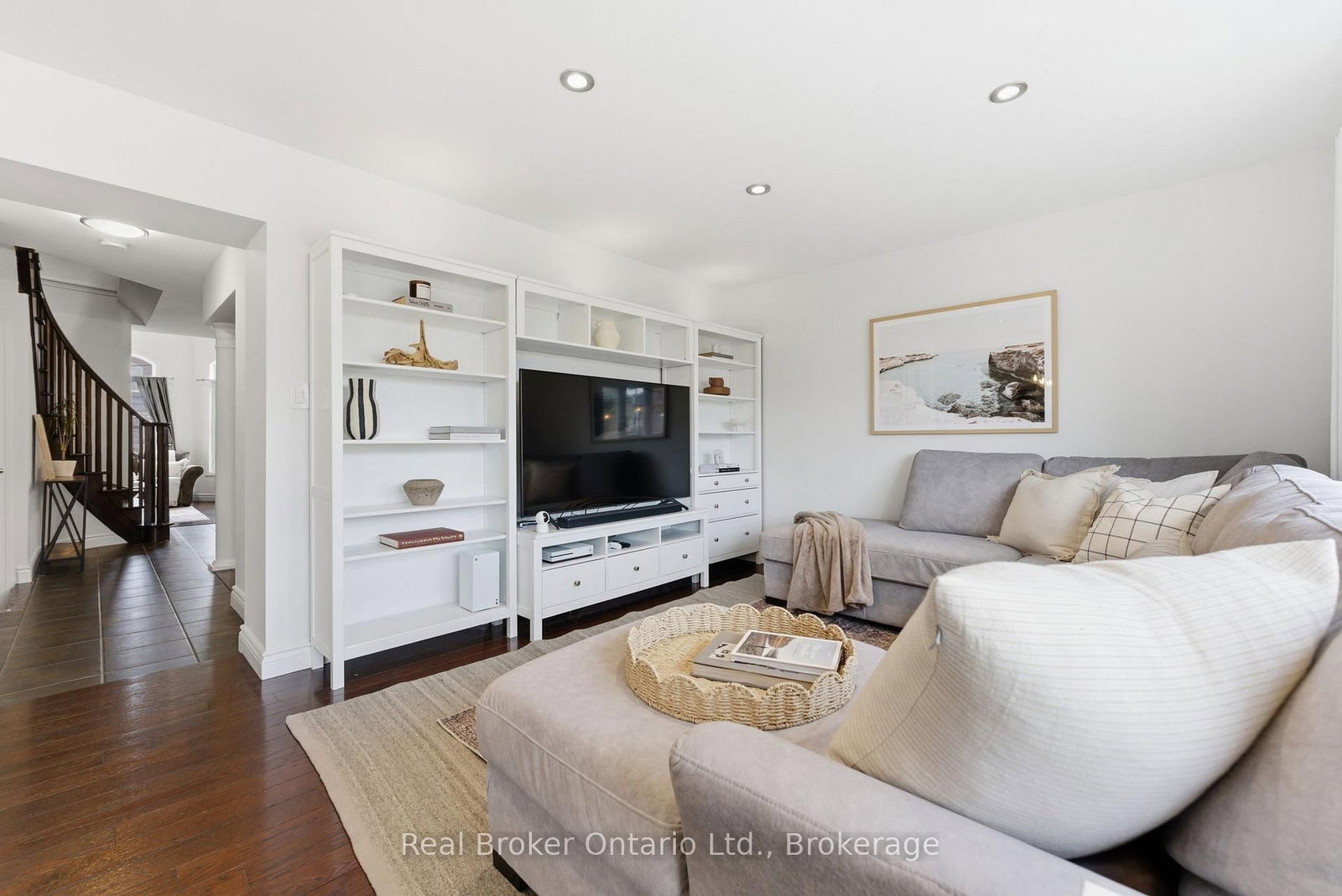 Detached House for sale at 910 Vickerman Way, Milton, Ontario, L9T 0K5 - Coates - MLS: W13005624