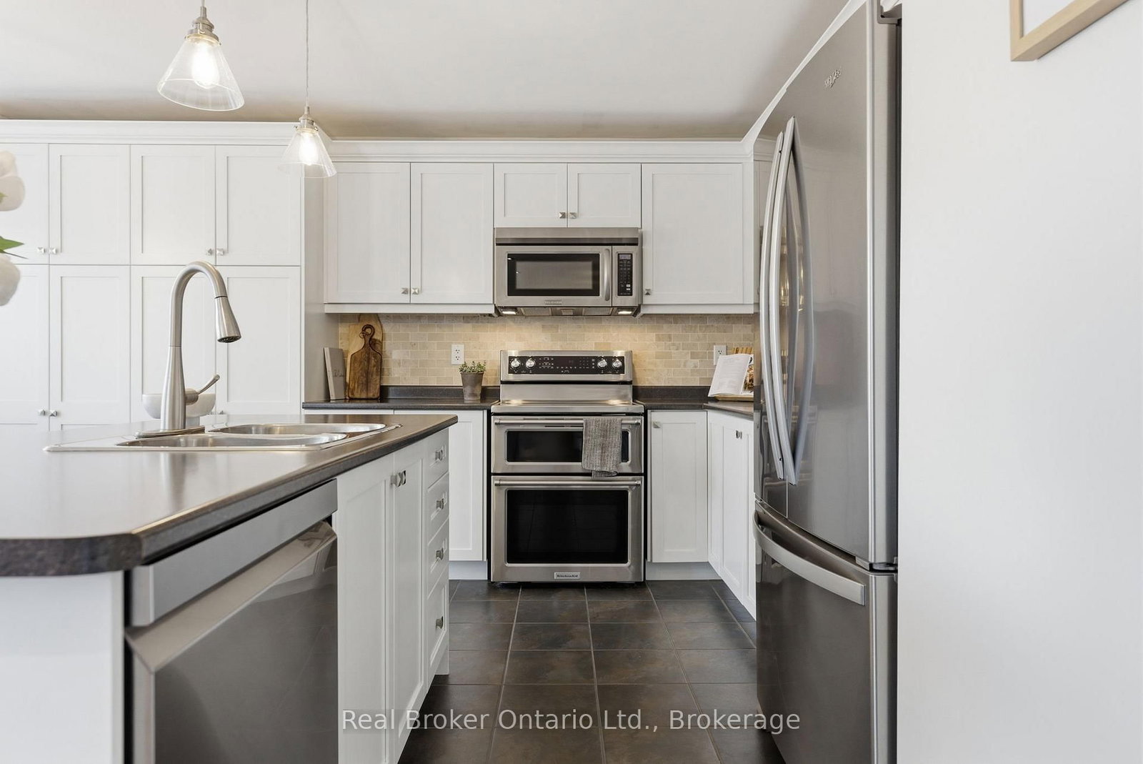 Detached House for sale at 910 Vickerman Way, Milton, Ontario, L9T 0K5 - Coates - MLS: W13005624