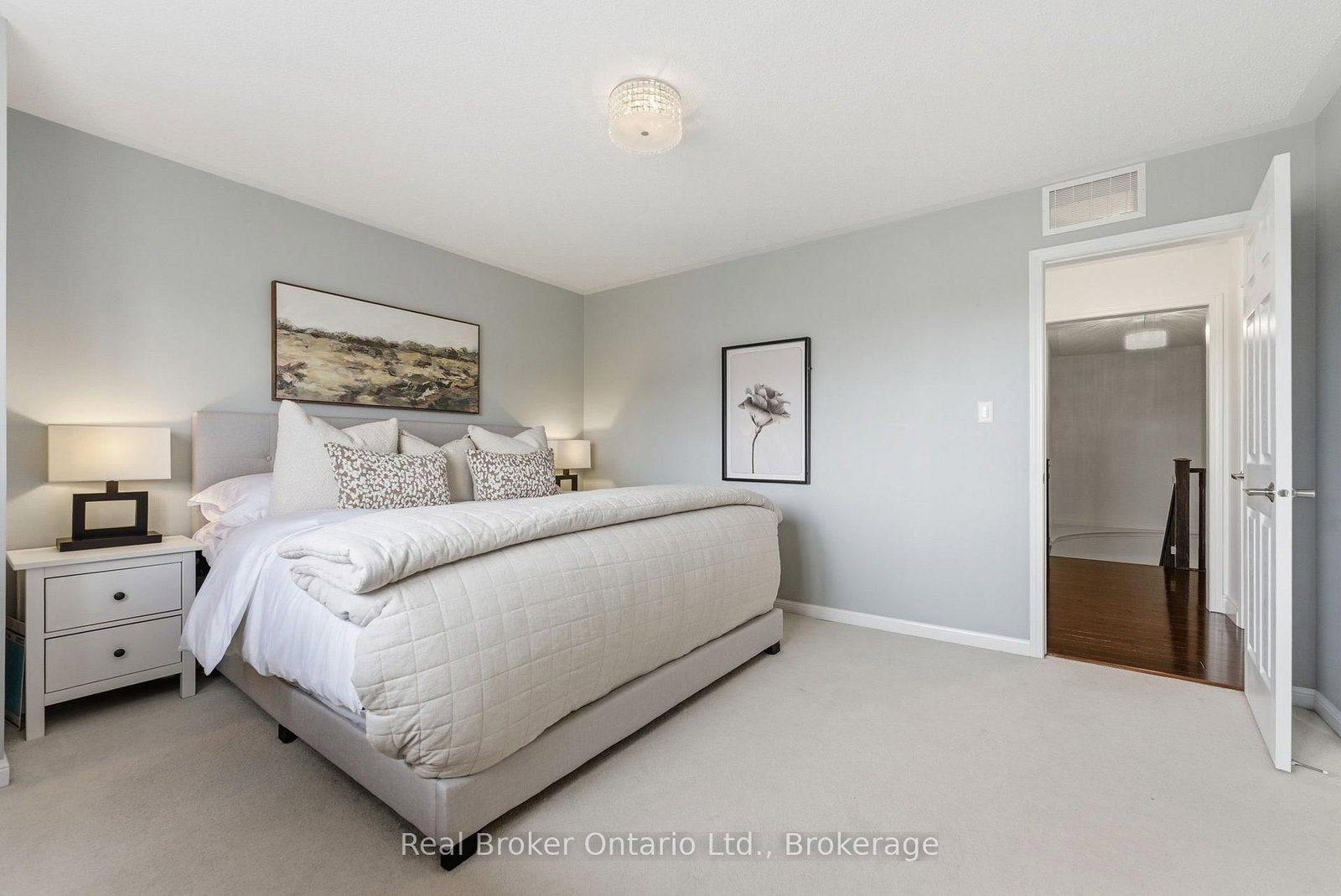 Detached House for sale at 910 Vickerman Way, Milton, Ontario, L9T 0K5 - Coates - MLS: W13005624