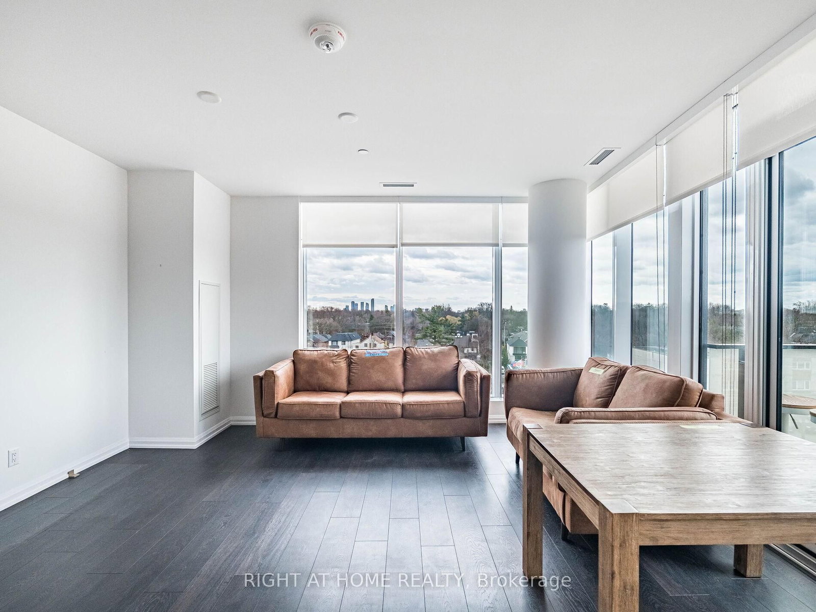 4208 Dundas Street, Unit 513 - Photo 11