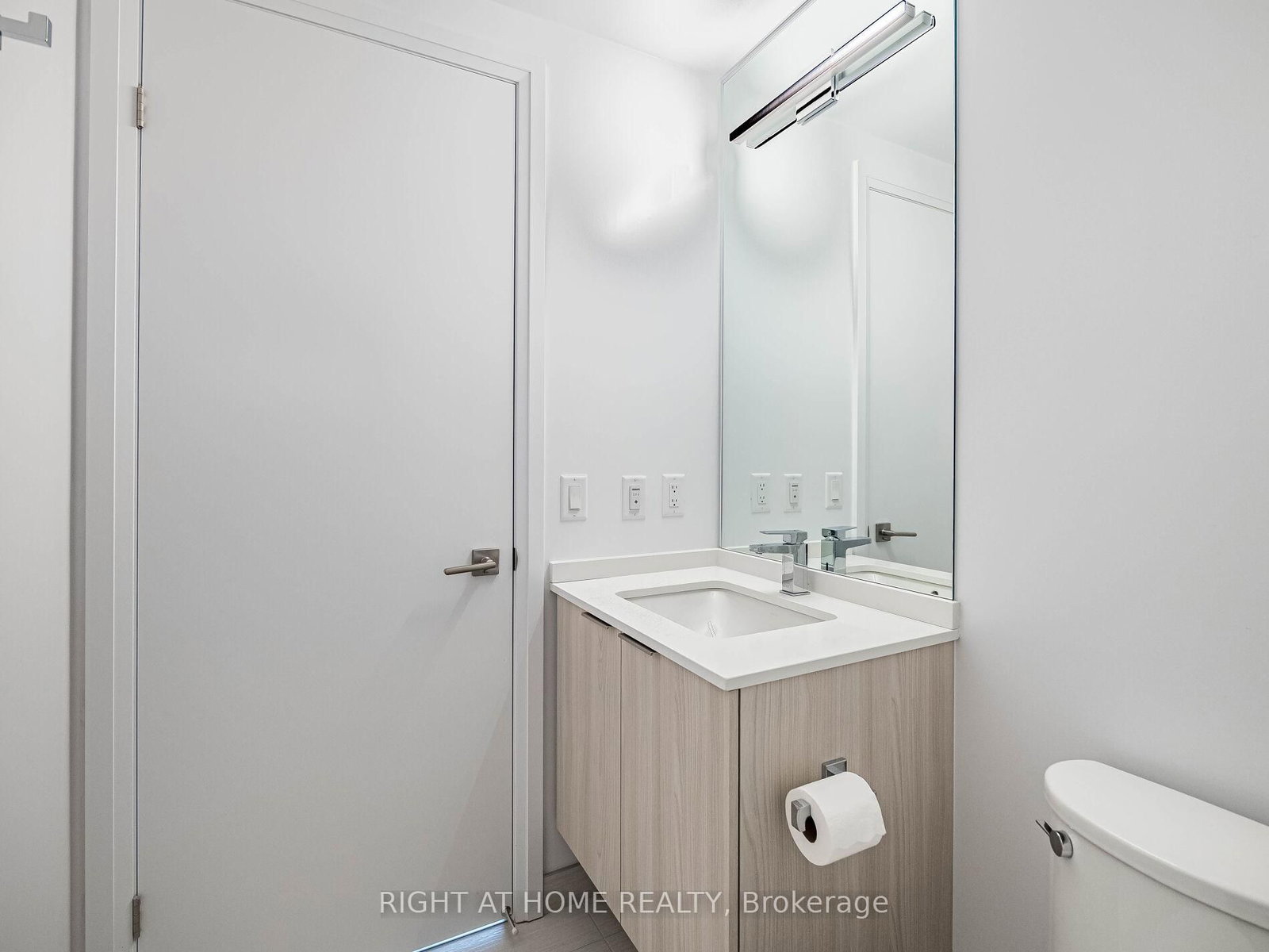 4208 Dundas Street, Unit 513 - Photo 19