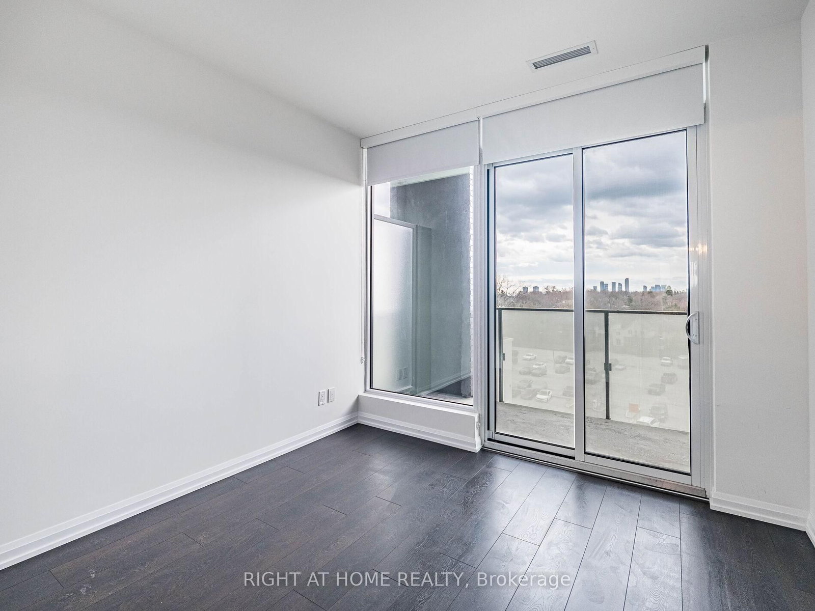 4208 Dundas Street, Unit 513 - Photo 20