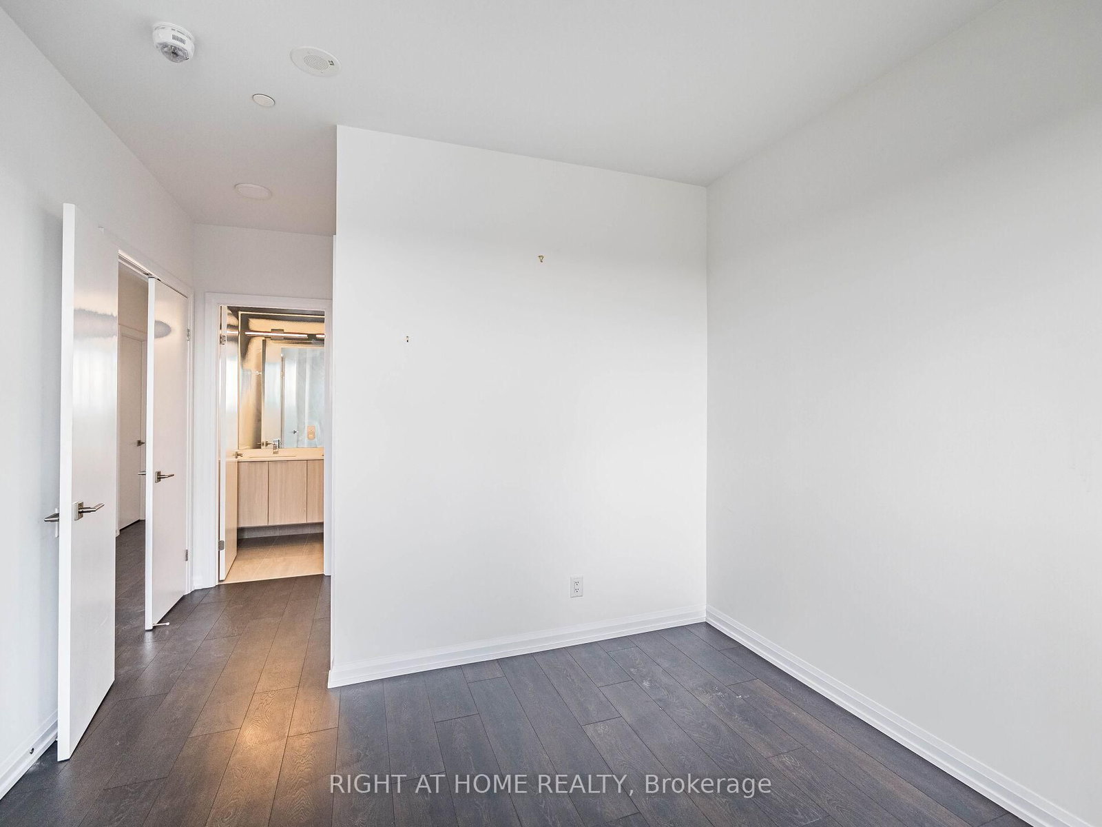 4208 Dundas Street, Unit 513 - Photo 21