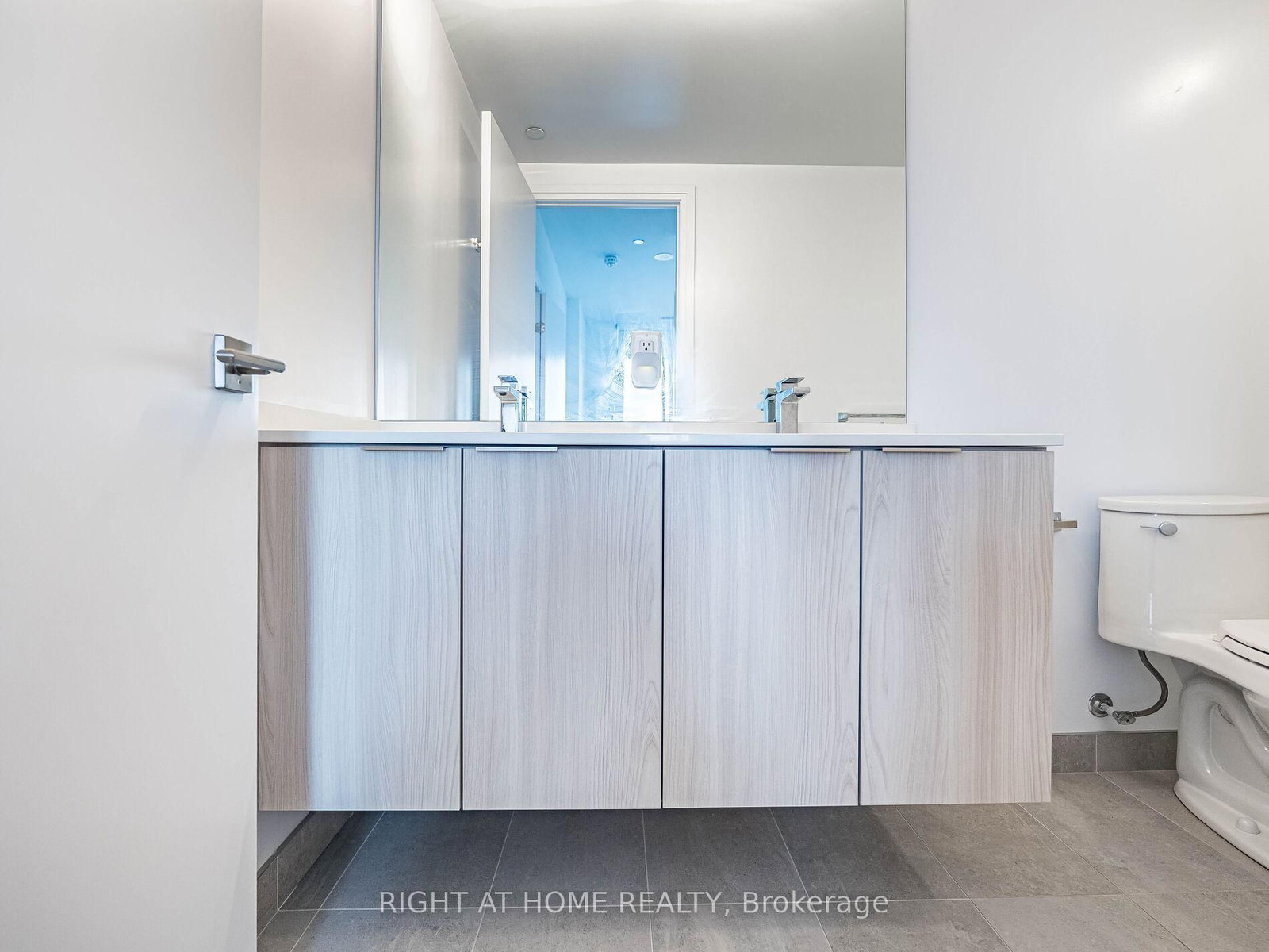 4208 Dundas Street, Unit 513 - Photo 23