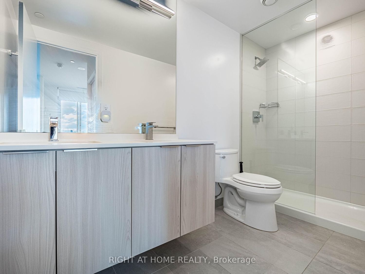 4208 Dundas Street, Unit 513 - Photo 24