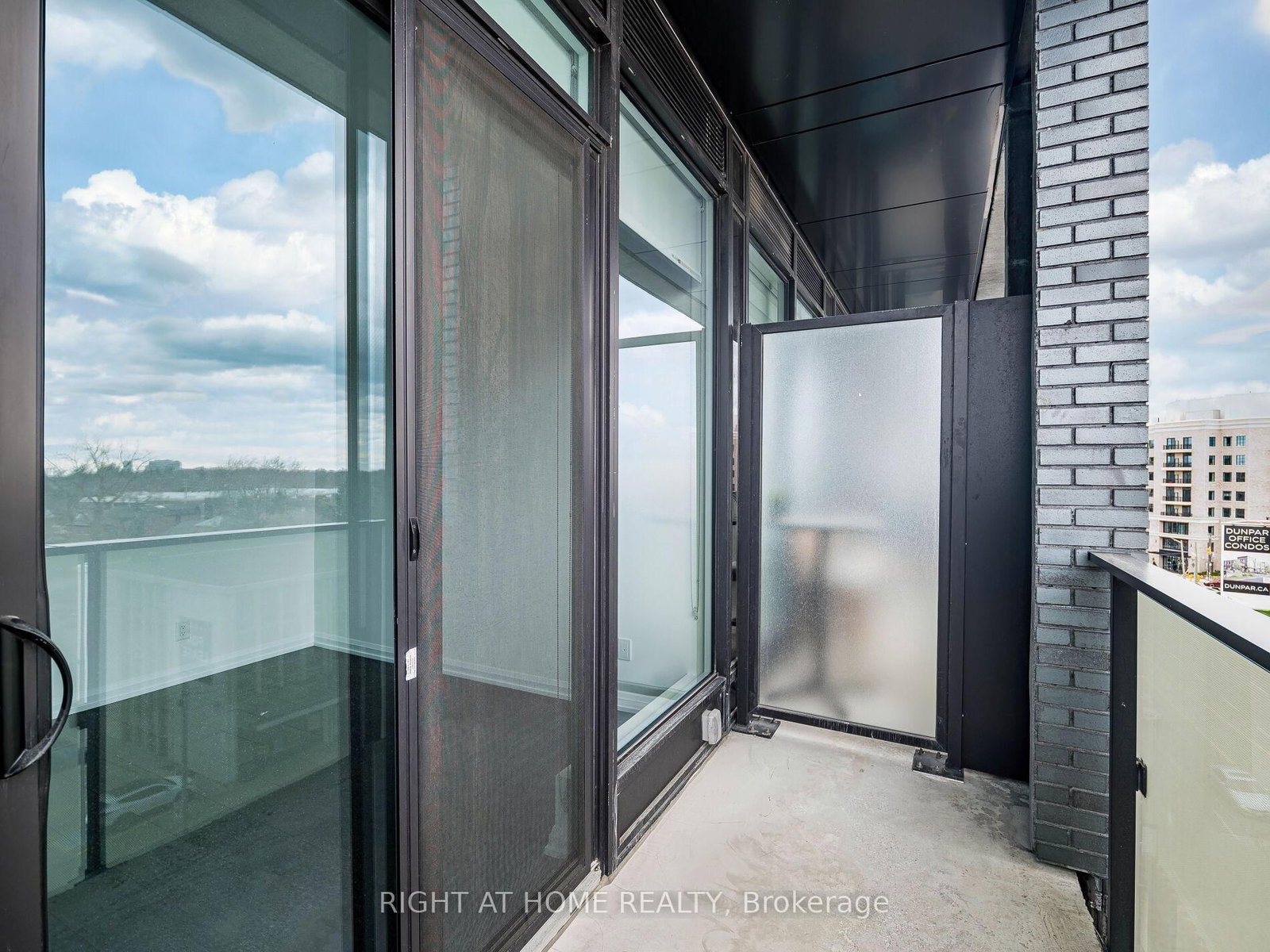 4208 Dundas Street, Unit 513 - Photo 30