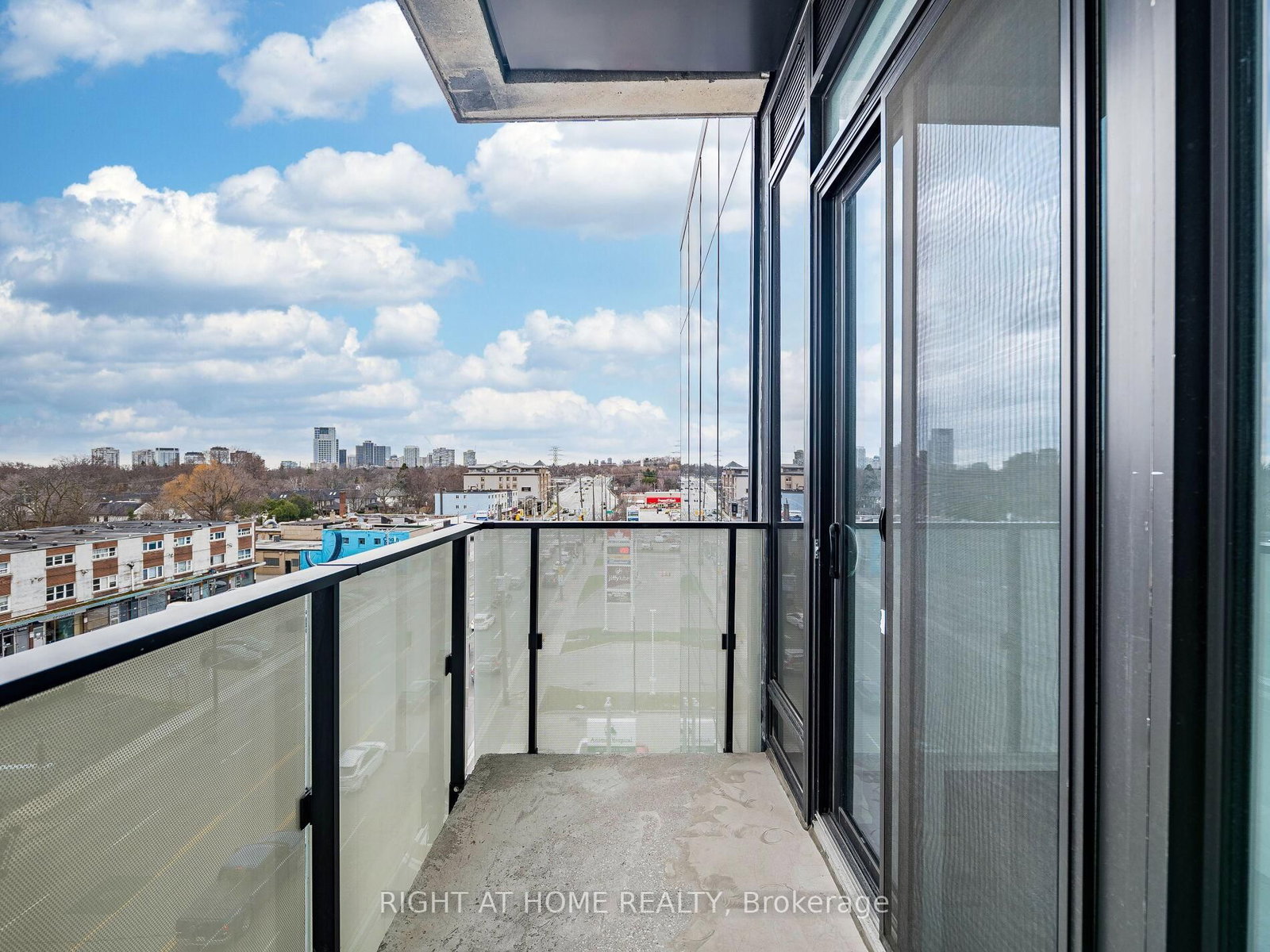 4208 Dundas Street, Unit 513 - Photo 31