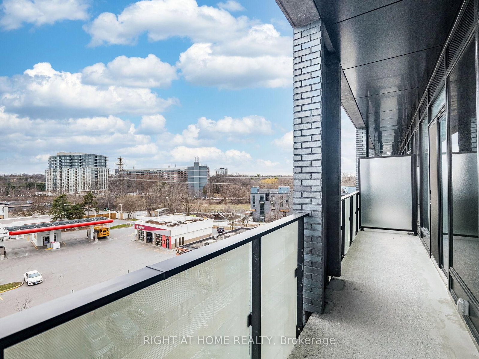 4208 Dundas Street, Unit 513 - Photo 32