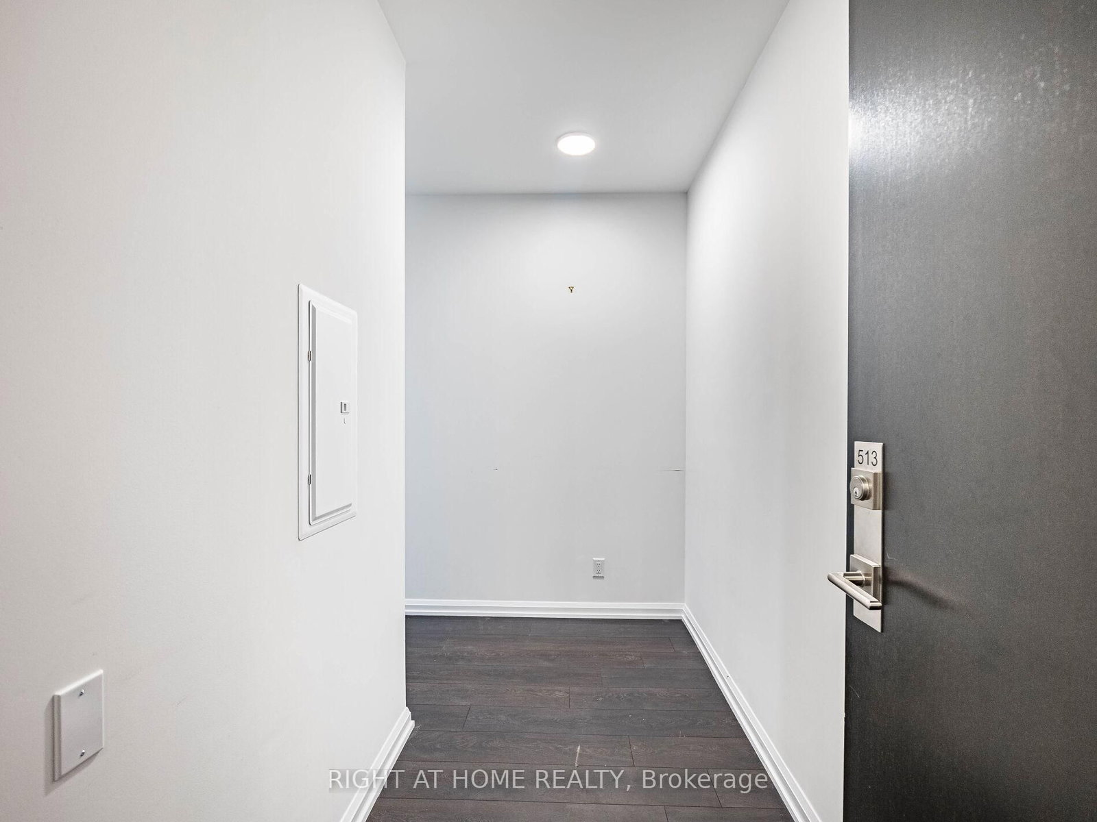 4208 Dundas Street, Unit 513 - Photo 4