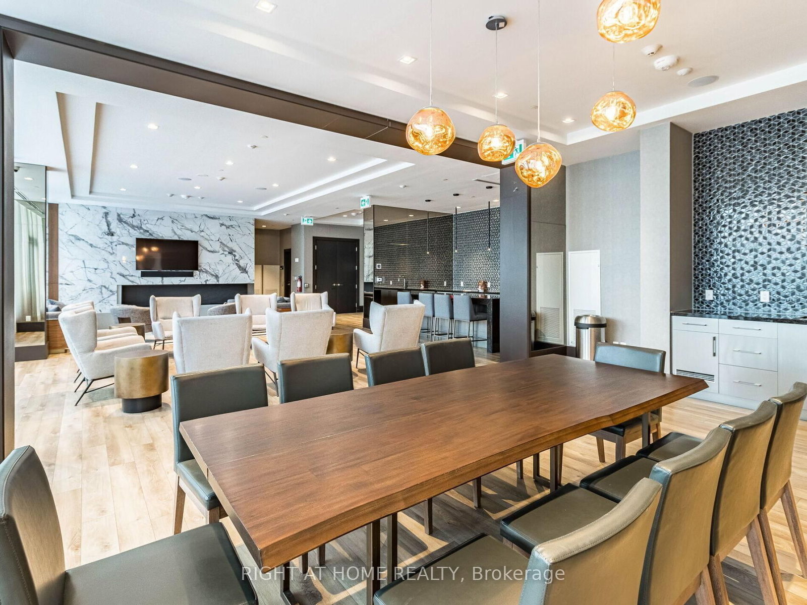 4208 Dundas Street, Unit 513 - Photo 41