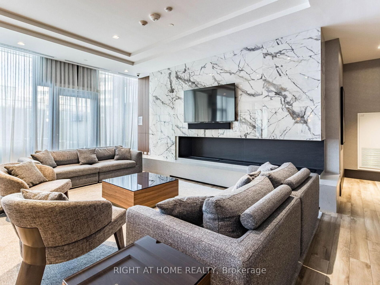 4208 Dundas Street, Unit 513 - Photo 43