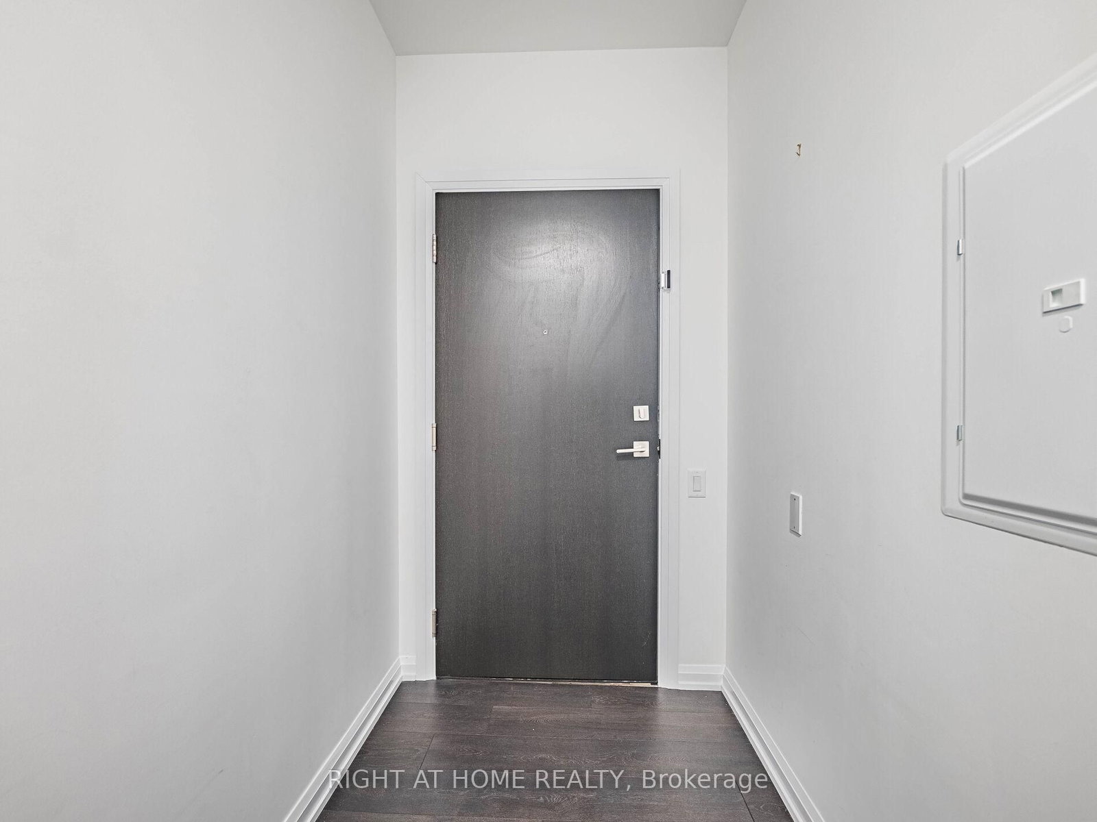 4208 Dundas Street, Unit 513 - Photo 5