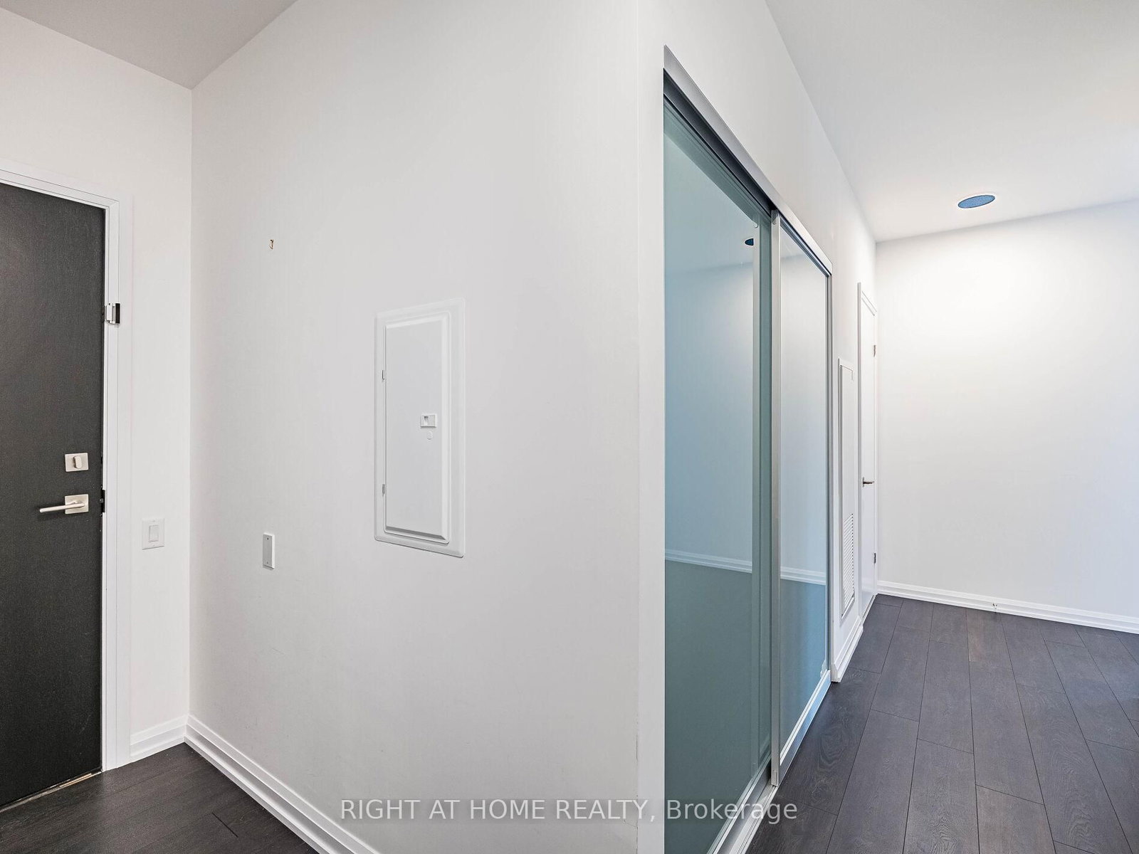 4208 Dundas Street, Unit 513 - Photo 6