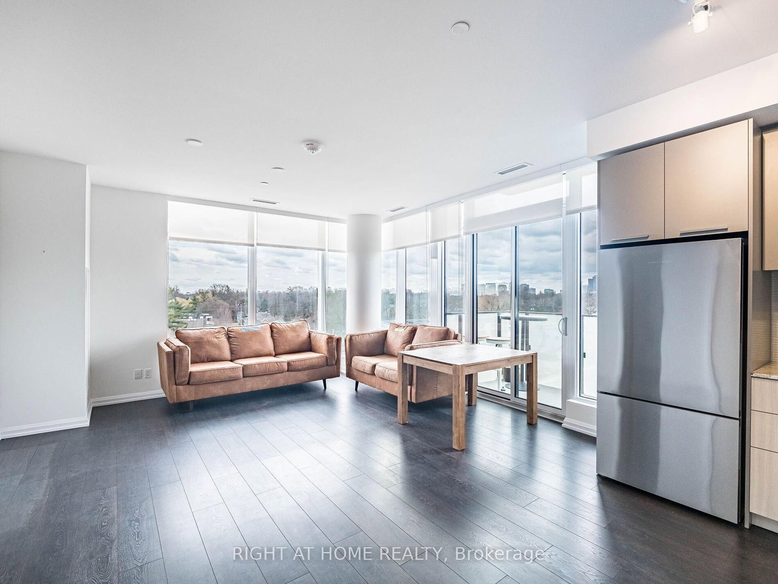 4208 Dundas Street, Unit 513 - Photo 7