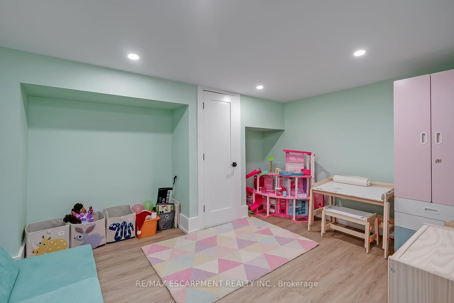 327 Goodram Drive - Photo 35