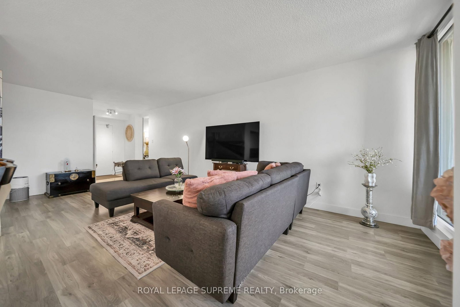 75 Emmett Avenue, Unit 910 - Photo 27