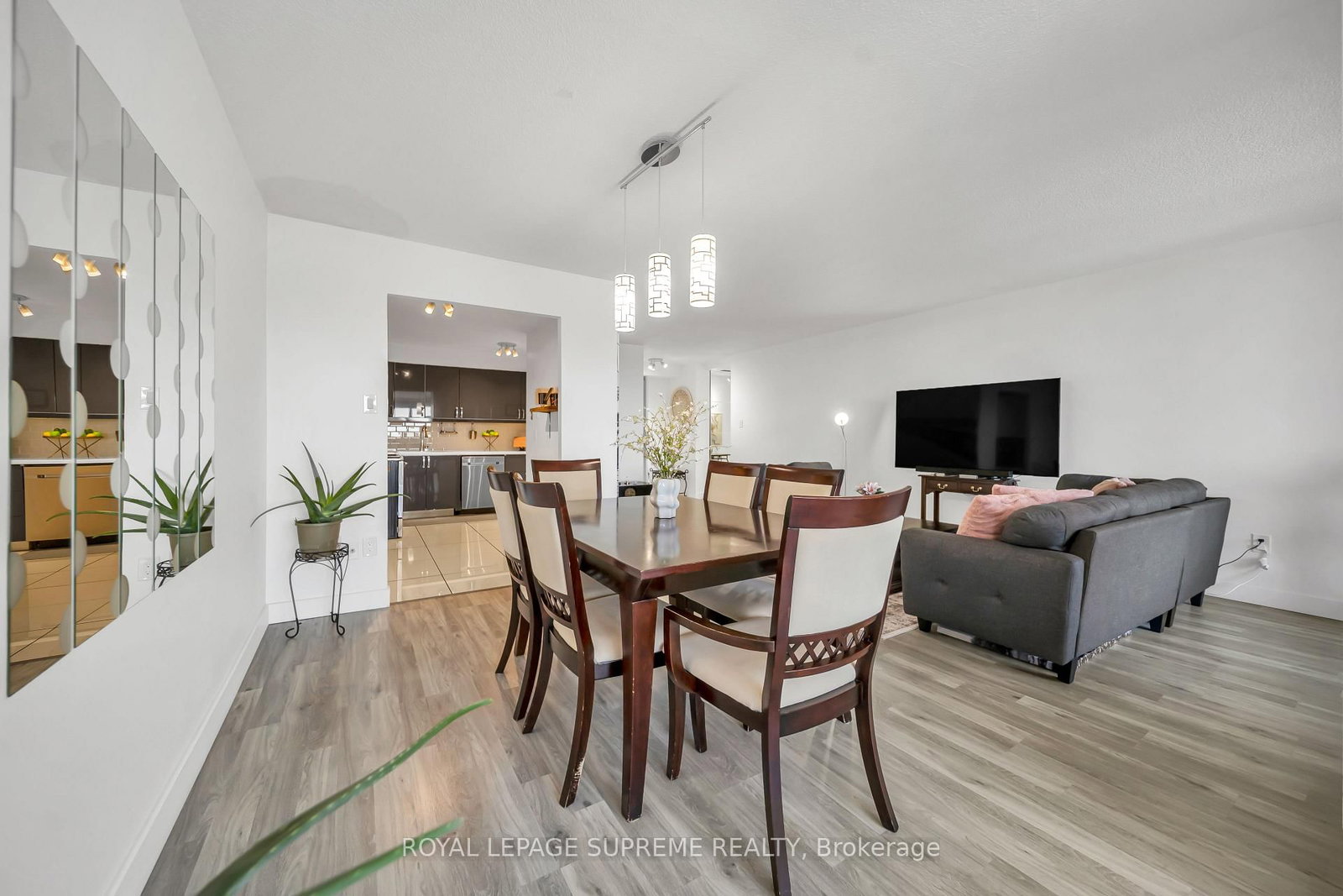 75 Emmett Avenue, Unit 910 - Photo 32