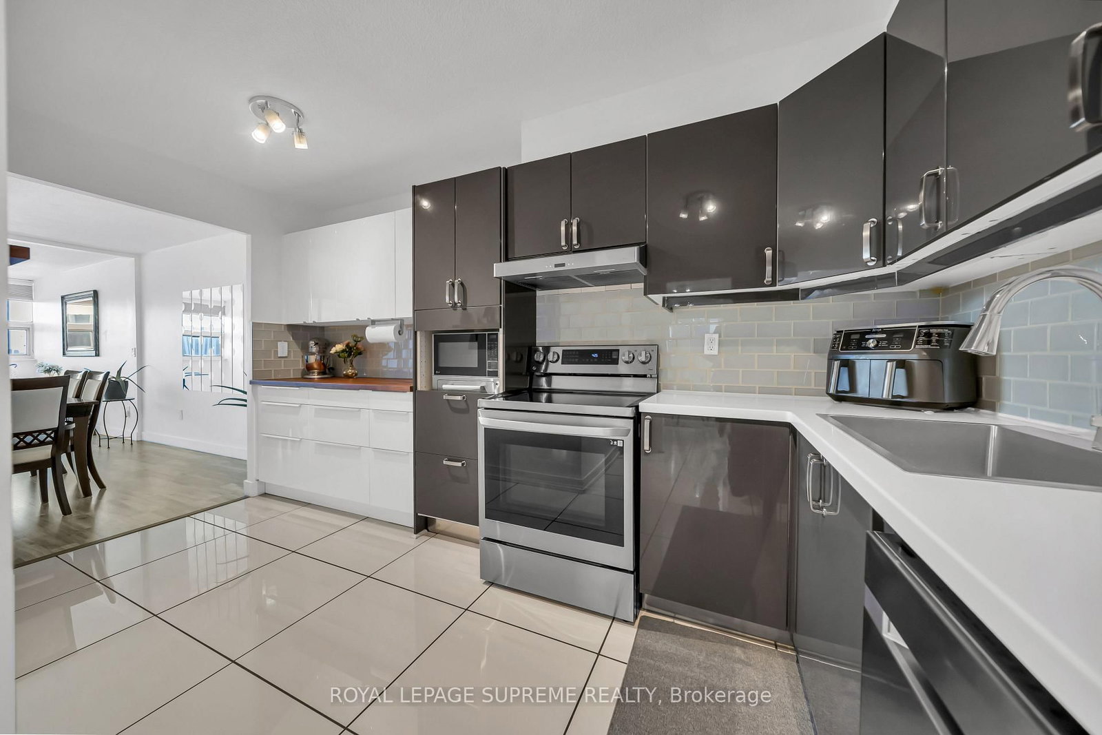 75 Emmett Avenue, Unit 910 - Photo 39