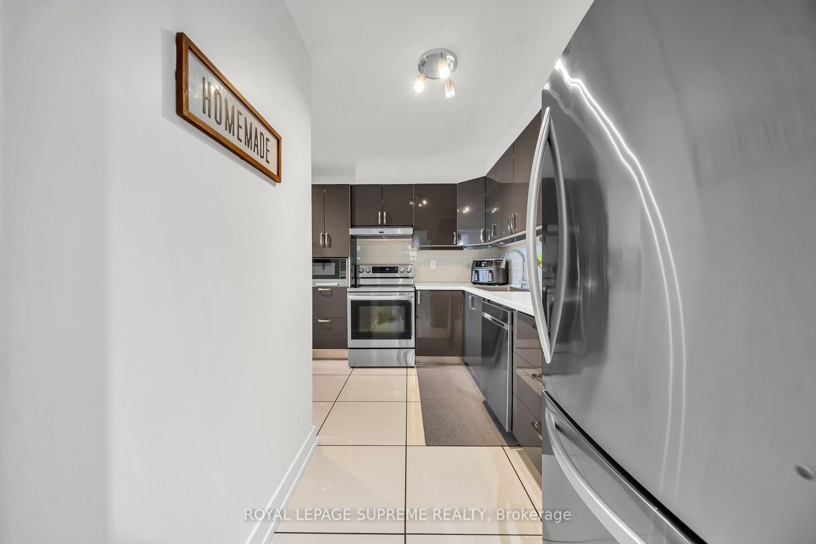 75 Emmett Avenue, Unit 910 - Photo 40