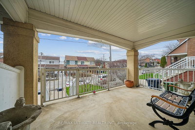 53 Gilbert Avenue, Toronto, Ontario image-0-3