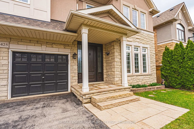 425 Burloak Dr, Oakville, L6L 6W8 | Image 3