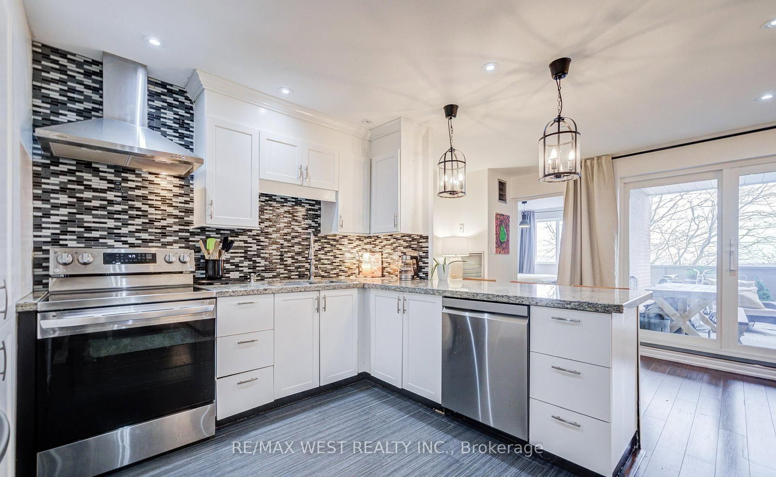 3025 The Credit Woodlands Drive, Unit 320 - Photo 11