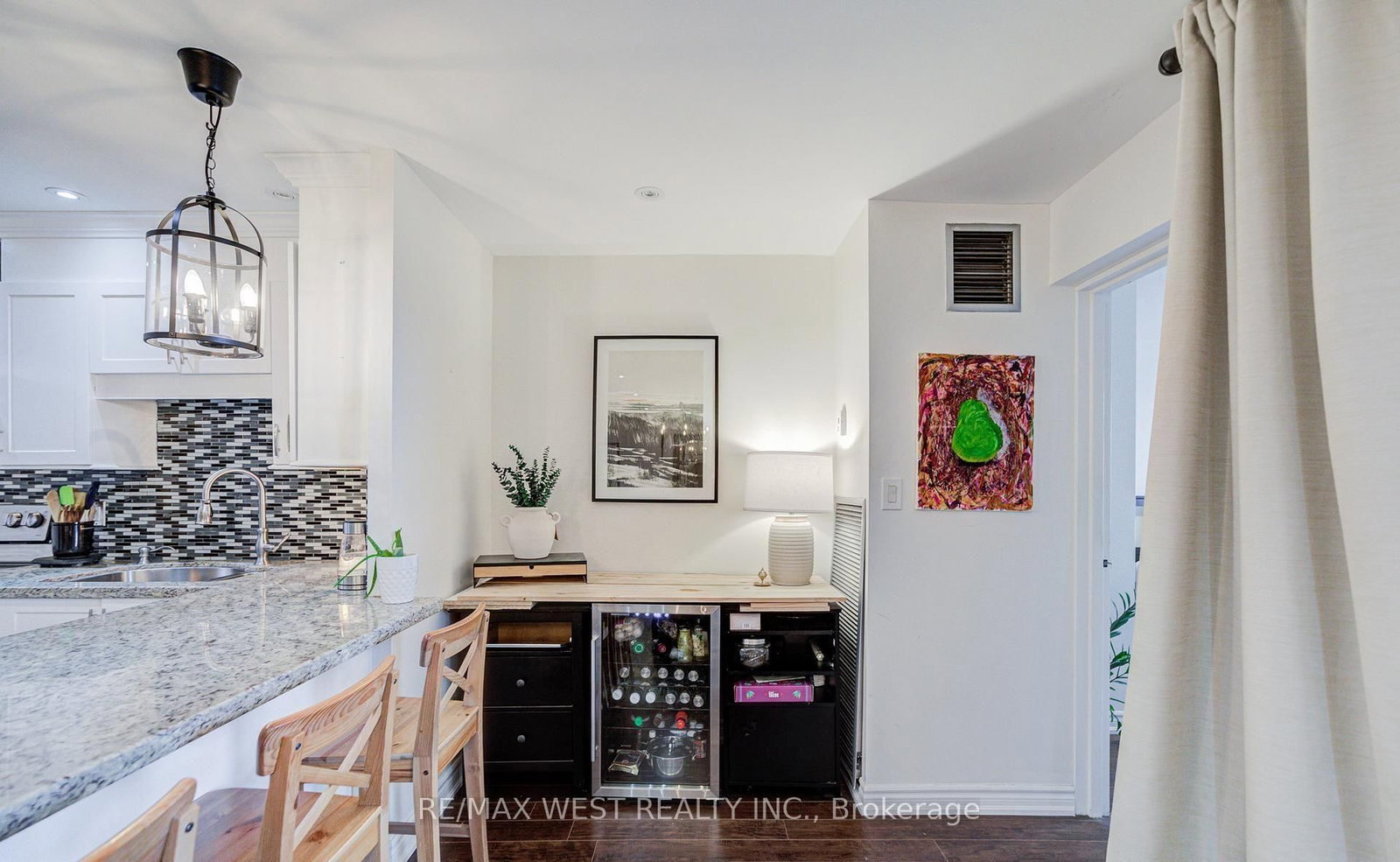 3025 The Credit Woodlands Drive, Unit 320 - Photo 13